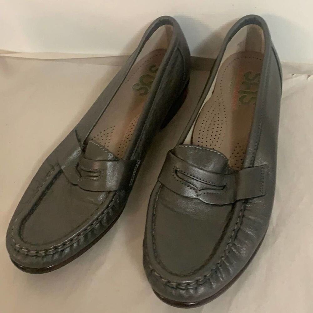SAS TRIPAD LEATHER SILVER METALLIC SHOES‎ SIZE 8